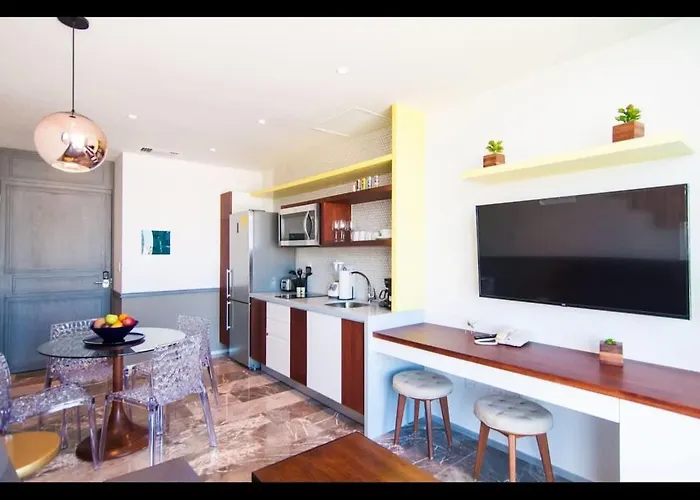 1br 1ba In Singular Joy, Location In Town